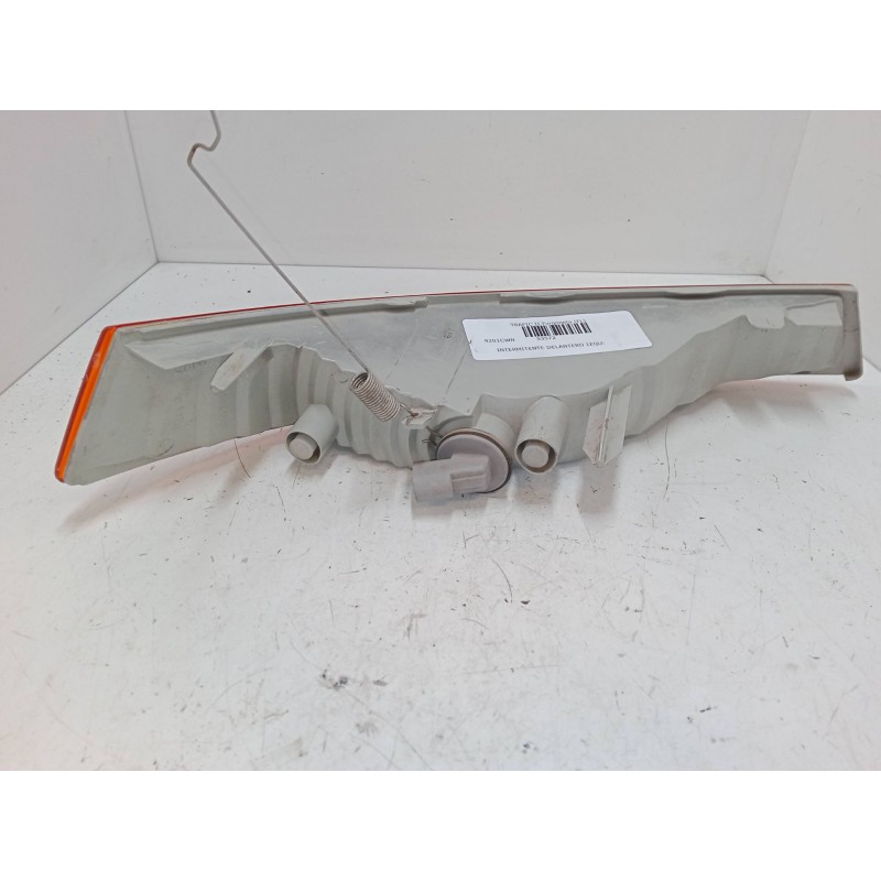 Recambio de intermitente delantero izquierdo para renault trafic ii furgoneta (fl) 1.9 dci 80 (fl0b) referencia OEM IAM 82000070