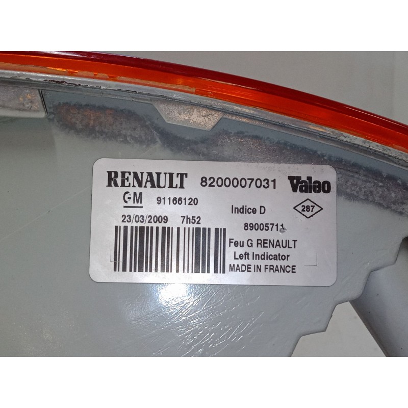 Recambio de intermitente delantero izquierdo para renault trafic ii furgoneta (fl) 1.9 dci 80 (fl0b) referencia OEM IAM 82000070