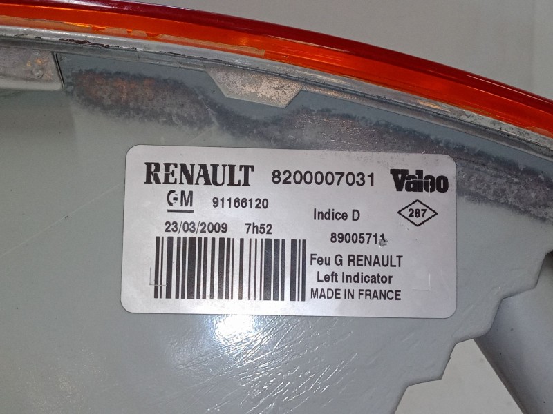 Recambio de intermitente delantero izquierdo para renault trafic ii furgoneta (fl) 1.9 dci 80 (fl0b) referencia OEM IAM 82000070