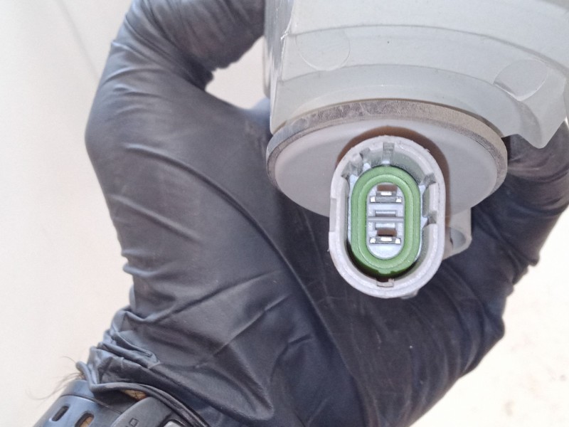 Recambio de intermitente delantero izquierdo para renault trafic ii furgoneta (fl) 1.9 dci 80 (fl0b) referencia OEM IAM 82000070