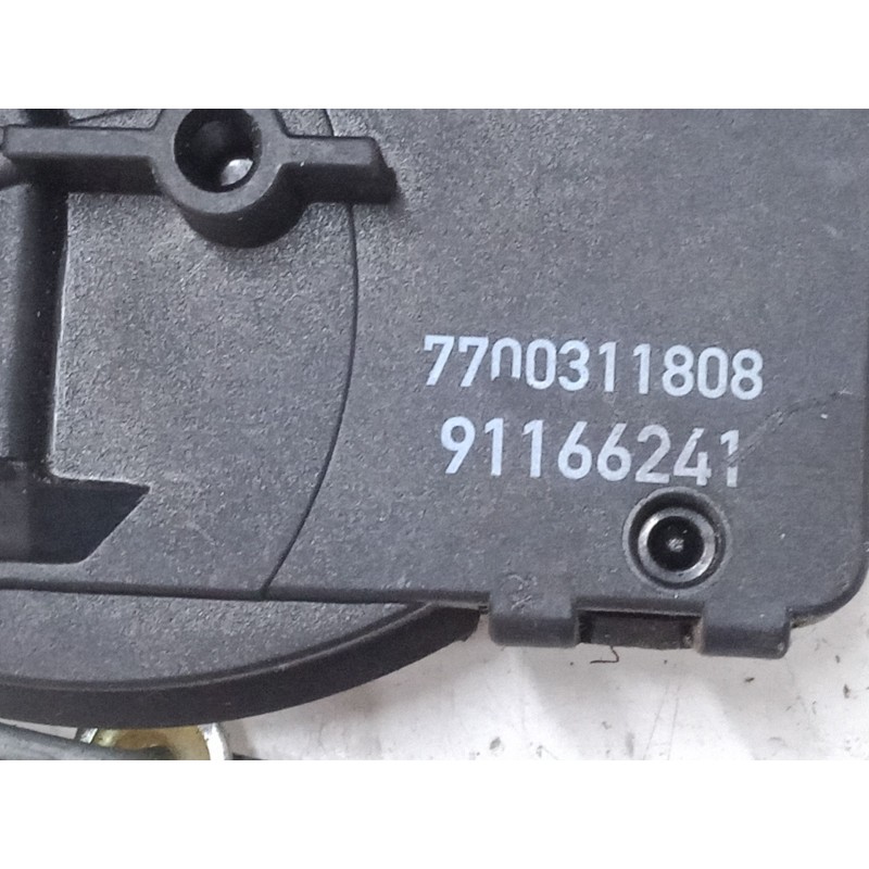 Recambio de cerradura puerta delantera derecha para renault trafic ii furgoneta (fl) 1.9 dci 80 (fl0b) referencia OEM IAM 770031 Recambio de cerradura puerta delantera derecha para renault trafic ii furgoneta (fl) 1.9 dci 80 (fl0b) referencia OEM IAM 770031