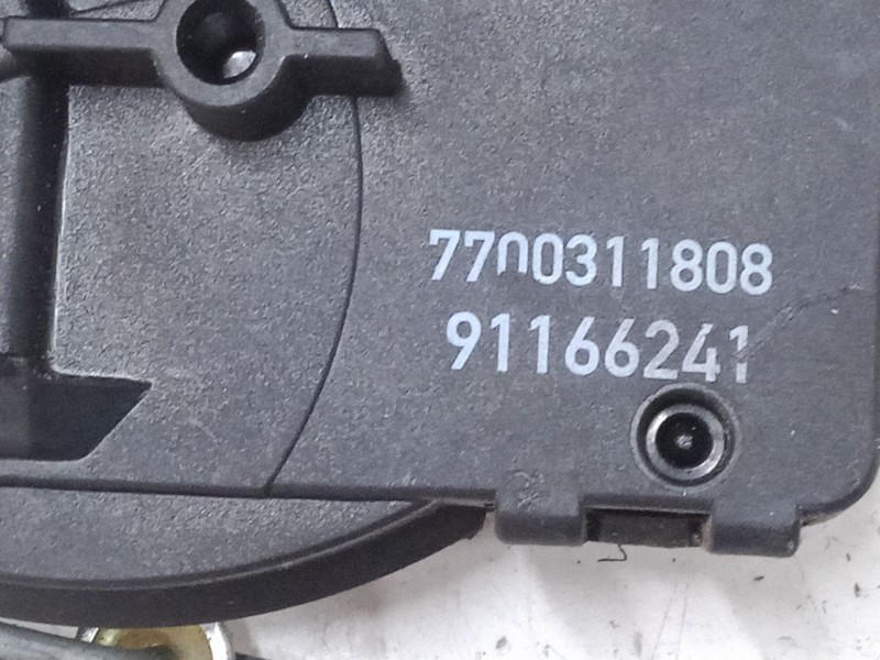 Recambio de cerradura puerta delantera derecha para renault trafic ii furgoneta (fl) 1.9 dci 80 (fl0b) referencia OEM IAM 770031 Recambio de cerradura puerta delantera derecha para renault trafic ii furgoneta (fl) 1.9 dci 80 (fl0b) referencia OEM IAM 770031