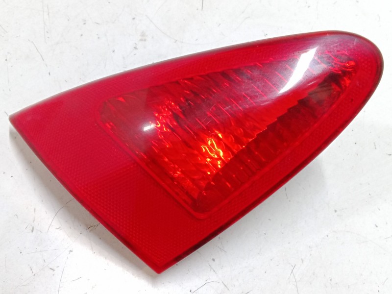 Recambio de piloto trasero porton izquierdo para alfa romeo 147 (937_) 1.9 jtd (937.axd1a, 937.bxd1a) referencia OEM IAM   