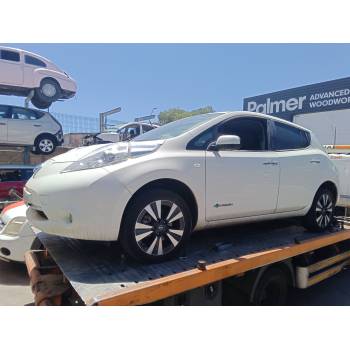 NISSAN LEAF (ZE0) de desguace