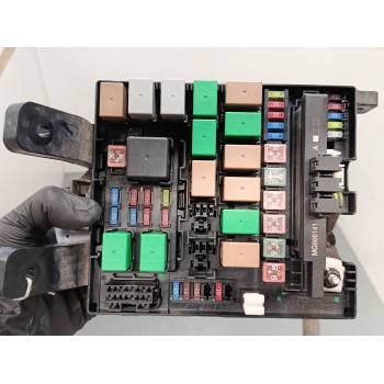 CAJA RELES / FUSIBLES 913712Y381 
