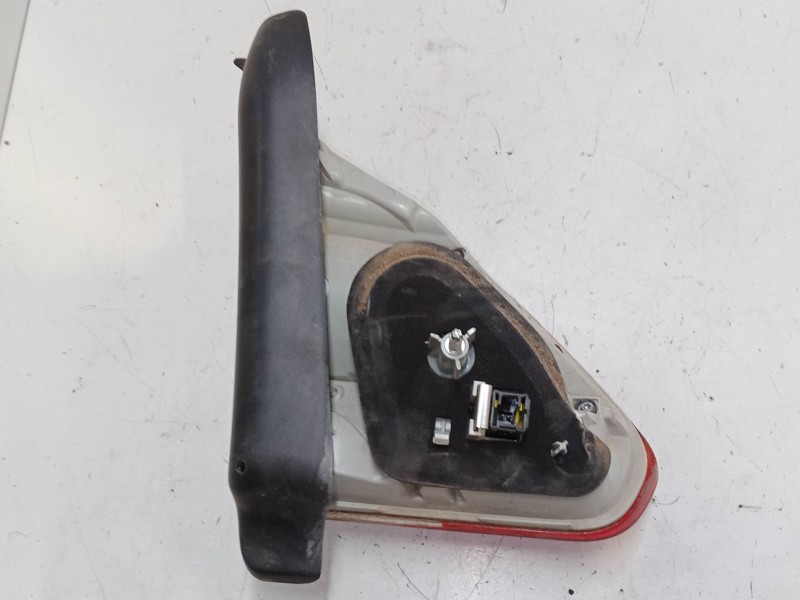 Recambio de piloto trasero porton derecho para peugeot 2008 i (cu_) 1.2 vti referencia OEM IAM   