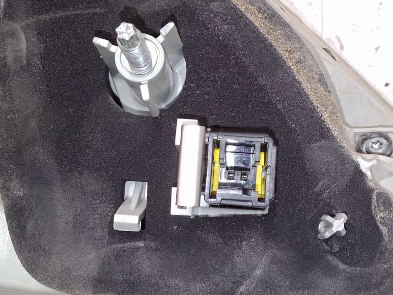 Recambio de piloto trasero porton derecho para peugeot 2008 i (cu_) 1.2 vti referencia OEM IAM   