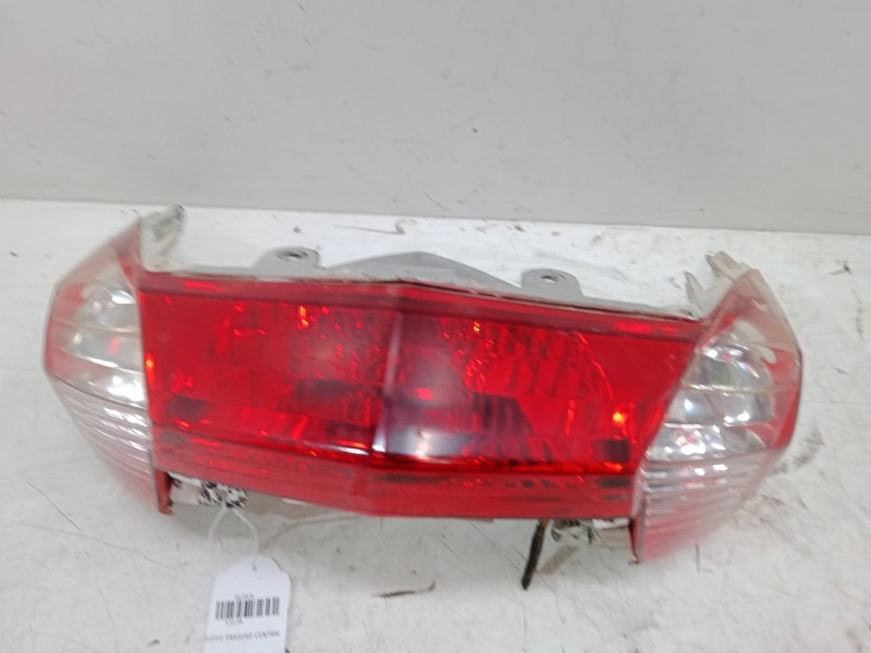 Recambio de piloto trasero central para kymco super super 8 / 125 4t referencia OEM IAM   