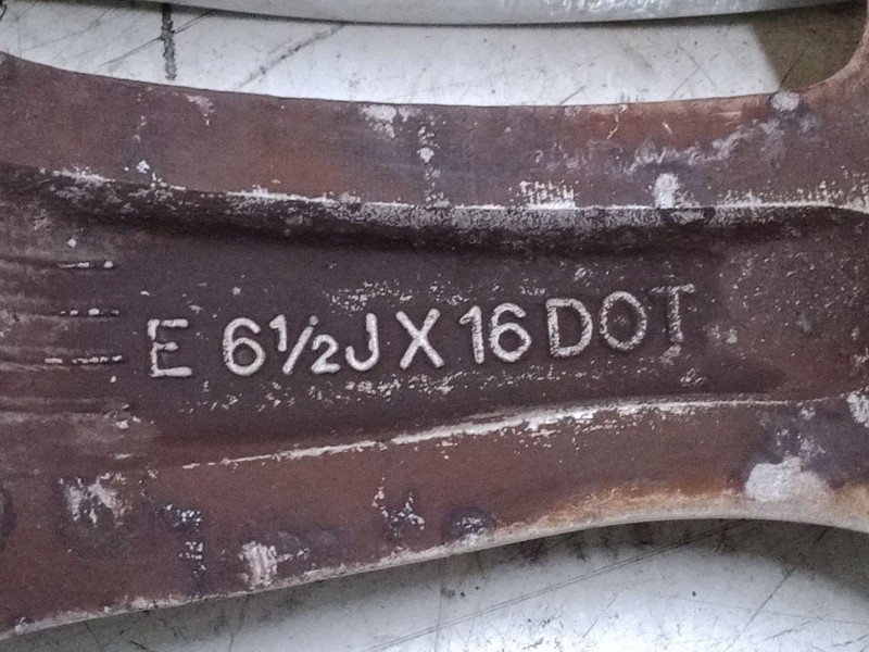 Recambio de llanta aluminio 16´´ para kia sportage ii (je_, km_) 2.0 crdi referencia OEM IAM E6.5JX16  