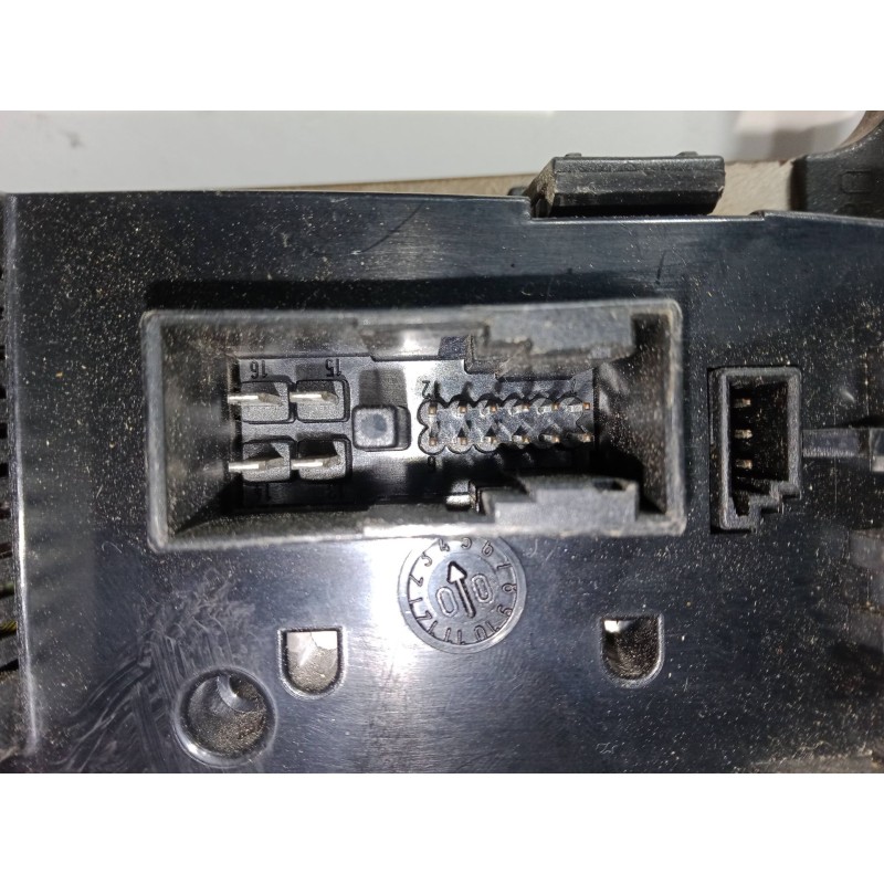 Recambio de embellecedor ( radio, clima ) consola central para mercedes-benz clase c (w203) c 200 kompressor (203.045) referenci
