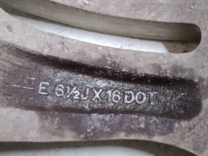 Recambio de llanta aluminio 16´´ para kia sportage ii (je_, km_) 2.0 crdi referencia OEM IAM E61/2J16  