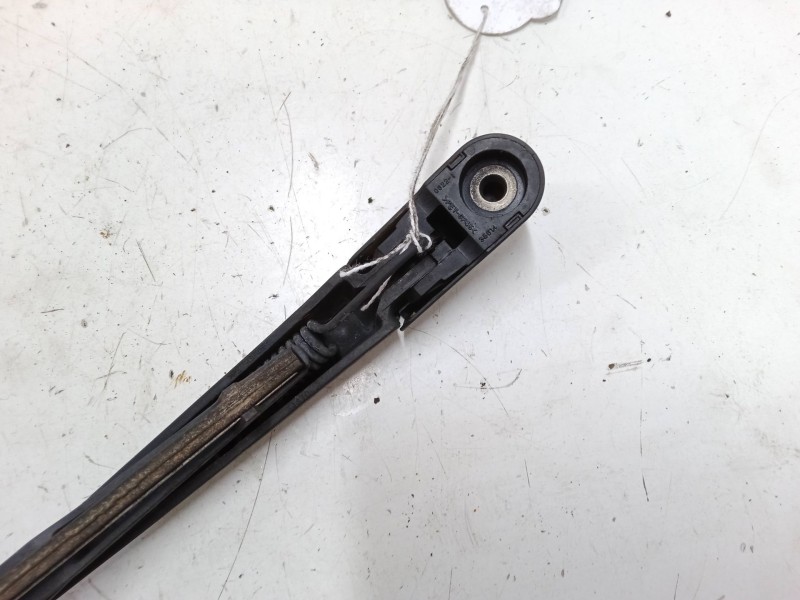 Recambio de brazo limpia trasero para suzuki swift iii (mz, ez) 1.3 ddis (rs 413d) referencia OEM IAM   