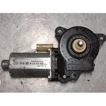 MOTOR ELEVALUNA DELANTERO DERECHO 0130821939 