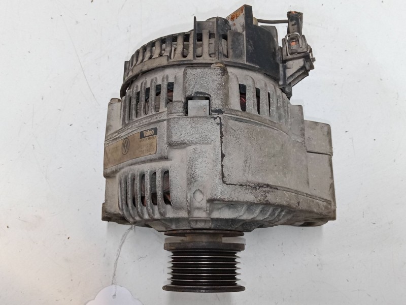 Recambio de alternador para volkswagen golf iii variant (1h5) 1.6 referencia OEM IAM 030903023E  