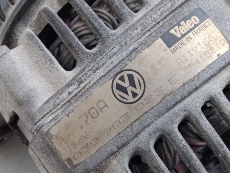 Recambio de alternador para volkswagen golf iii variant (1h5) 1.6 referencia OEM IAM 030903023E  