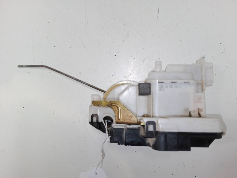 Recambio de cerradura puerta delantera derecha para volkswagen golf iii variant (1h5) 1.6 referencia OEM IAM 1H1837016K  