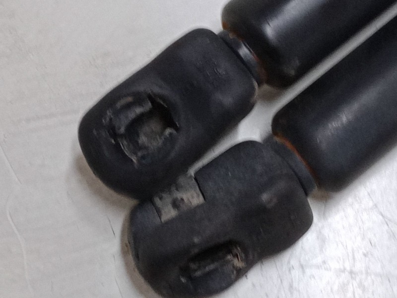 Recambio de amortiguadores malet/porton para volkswagen golf iii variant (1h5) 1.6 referencia OEM IAM   