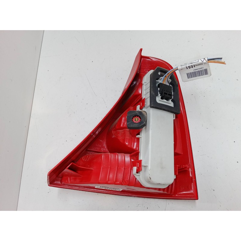 Recambio de piloto trasero izquierdo para renault clio ii (bb_, cb_) 1.2 (bb0a, bb0f, bb10, bb1k, bb28, bb2d, bb2h, cb0a,... ref