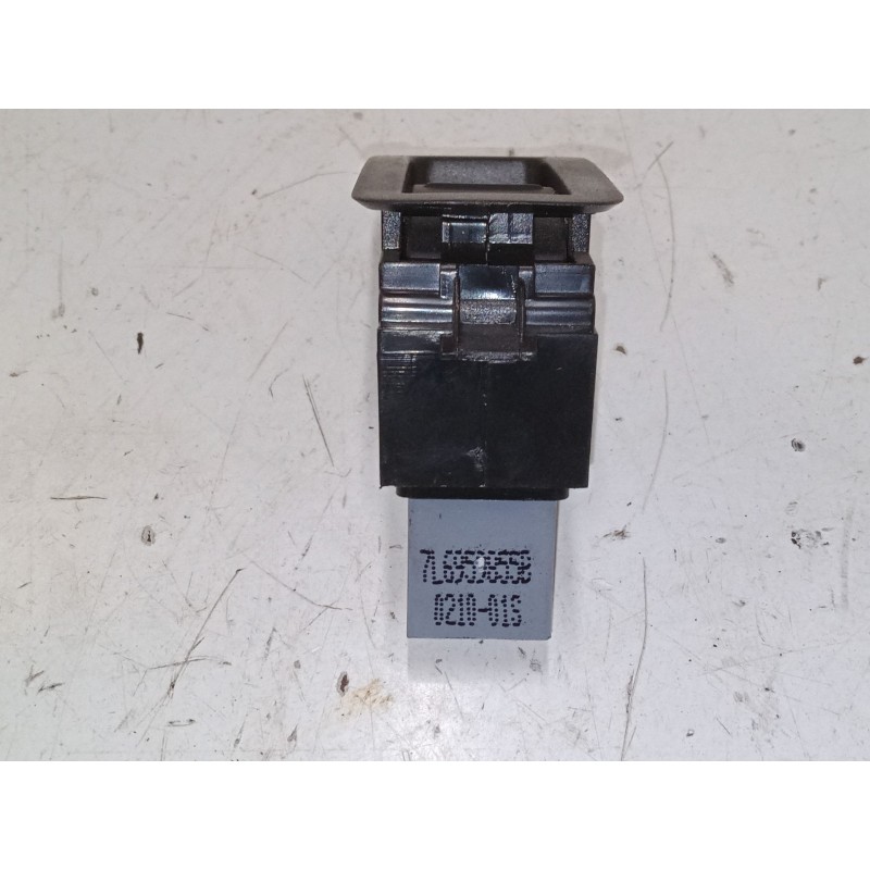 Recambio de mando elevalunas trasero izquierdo para volkswagen polo v (6r1, 6c1) 1.4 (6r1) referencia OEM IAM   