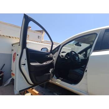 NISSAN LEAF (ZE0)