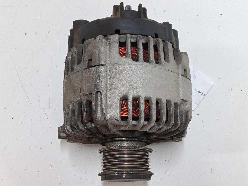 Recambio de alternador para seat leon (1p1) 1.9 tdi referencia OEM IAM 6F903023C  2542695G