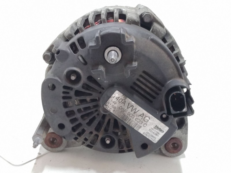 Recambio de alternador para seat leon (1p1) 1.9 tdi referencia OEM IAM 6F903023C  2542695G