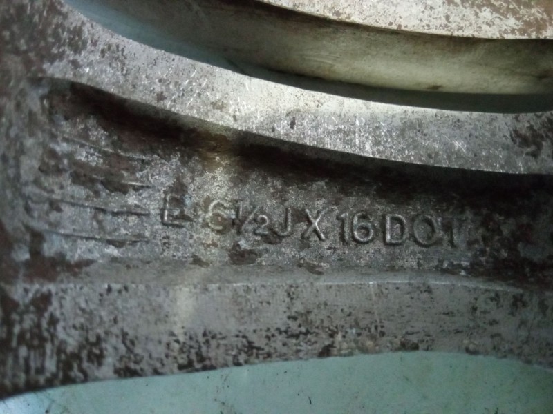 Recambio de llanta aluminio 16´´ para kia sportage ii (je_, km_) 2.0 crdi referencia OEM IAM 6.5Jx16-ET41  529101F200