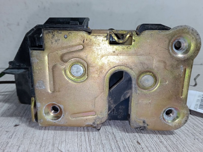 Recambio de cerradura puerta delantera derecha para renault laguna i (b56_, 556_) 1.8 (b56a/b) referencia OEM IAM   