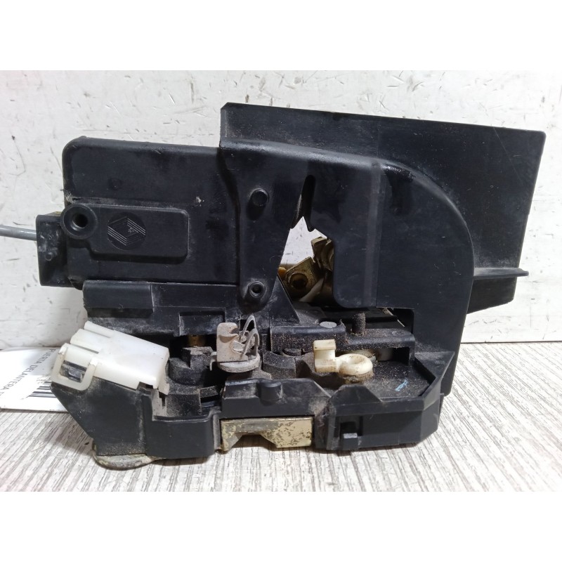 Recambio de cerradura puerta delantera izquierda para renault laguna i (b56_, 556_) 1.8 (b56a/b) referencia OEM IAM   