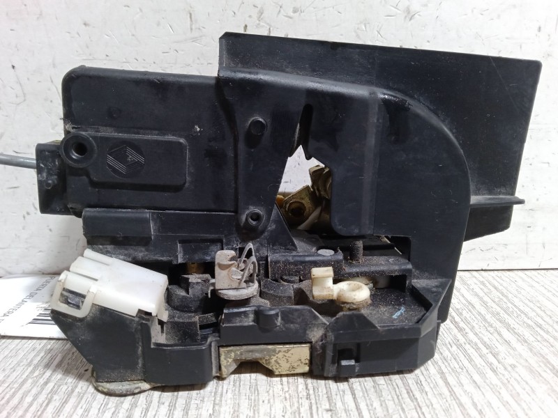 Recambio de cerradura puerta delantera izquierda para renault laguna i (b56_, 556_) 1.8 (b56a/b) referencia OEM IAM   