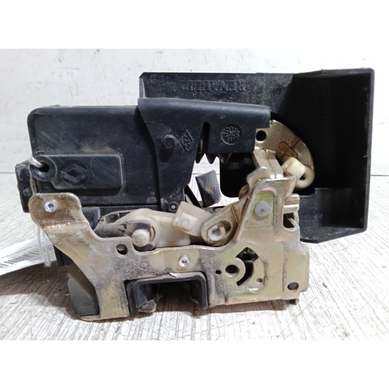 Recambio de cerradura puerta trasera derecha para renault laguna i (b56_, 556_) 1.8 (b56a/b) referencia OEM IAM   