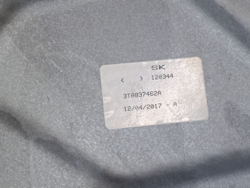 Recambio de elevalunas electrico delantero derecho para skoda superb ii station wagon (3t5) 2.0 tdi 16v referencia OEM IAM 8XO95