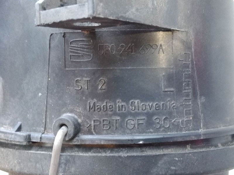 Recambio de faro antiniebla izquierdo para seat leon (1p1) 1.9 tdi referencia OEM IAM 5P0941699A  