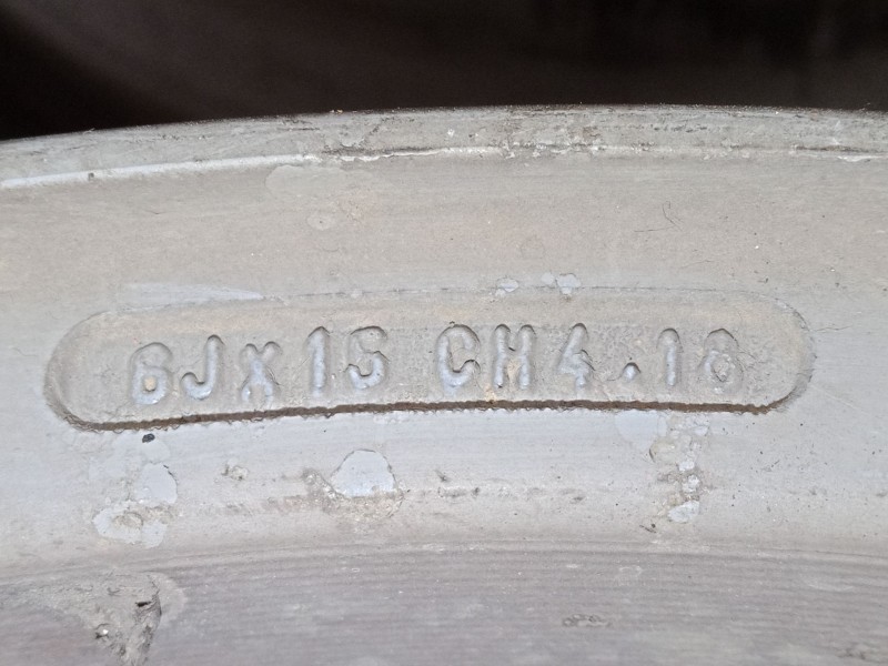 Recambio de llanta alumino 15´´ para citroën xsara (n1) 1.9 d referencia OEM IAM 6JX15CH4ET18  