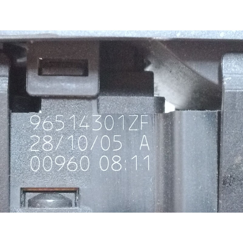 Recambio de mando elevalunas delantero izquierdo para citroën c5 ii (rc_) 1.6 hdi (rc8hzb) referencia OEM IAM 96514301ZF  