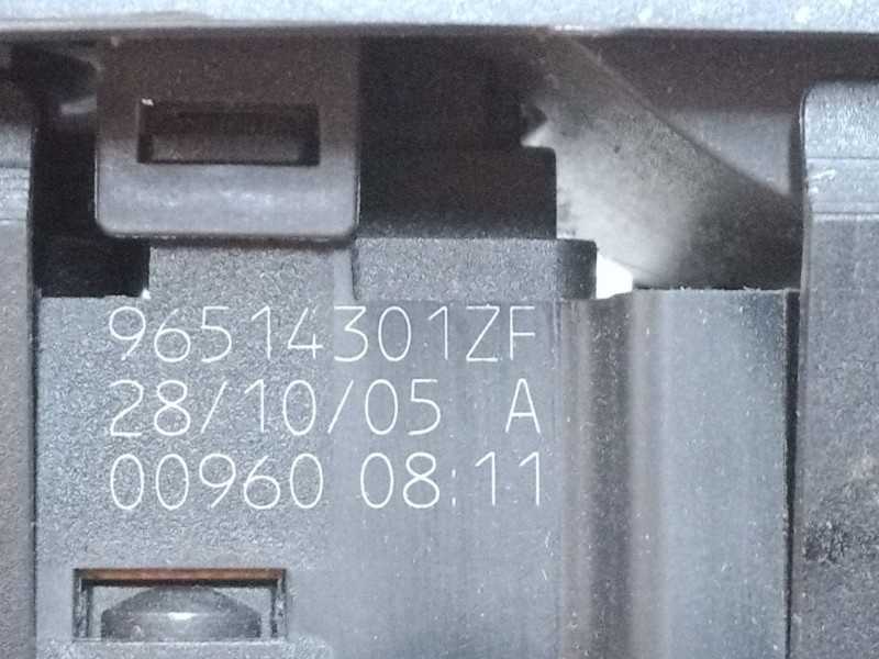 Recambio de mando elevalunas delantero izquierdo para citroën c5 ii (rc_) 1.6 hdi (rc8hzb) referencia OEM IAM 96514301ZF  