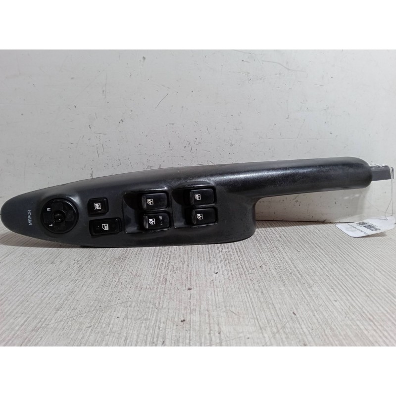 Recambio de mando elevalunas delantero izquierdo para hyundai tucson (jm) 2.0 crdi referencia OEM IAM   