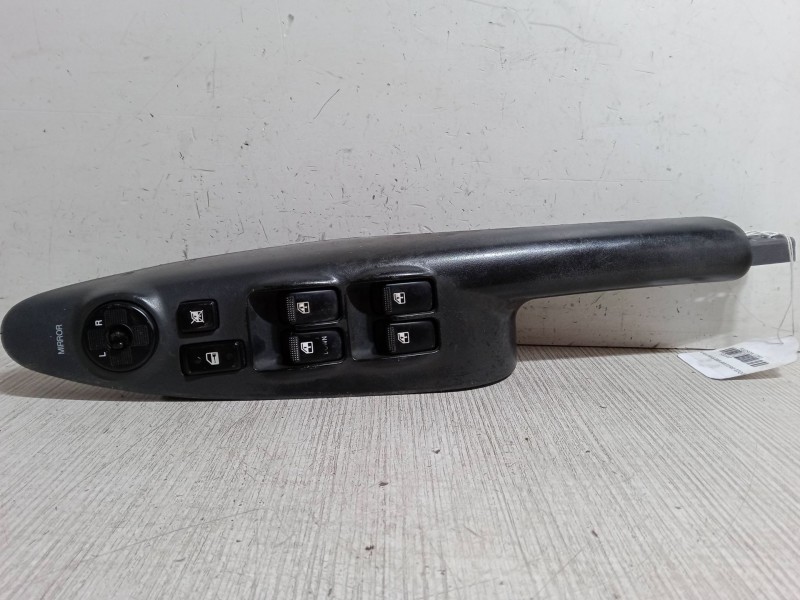 Recambio de mando elevalunas delantero izquierdo para hyundai tucson (jm) 2.0 crdi referencia OEM IAM   