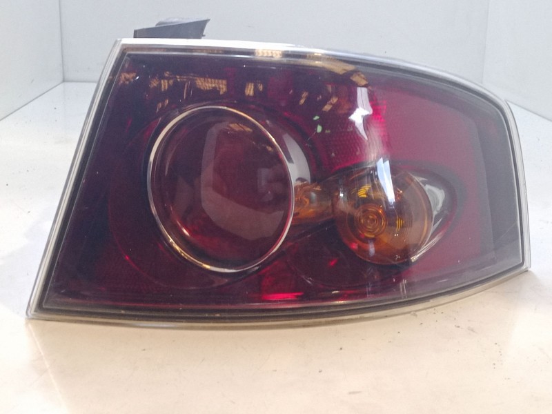 Recambio de piloto trasero derecho para seat ibiza iii (6l1) 1.4 16v referencia OEM IAM   