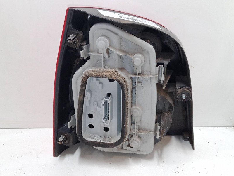 Recambio de piloto trasero derecho para volkswagen polo (9n_, 9a_) 1.4 16v referencia OEM IAM   
