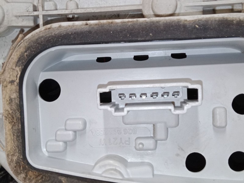 Recambio de piloto trasero derecho para volkswagen polo (9n_, 9a_) 1.4 16v referencia OEM IAM   