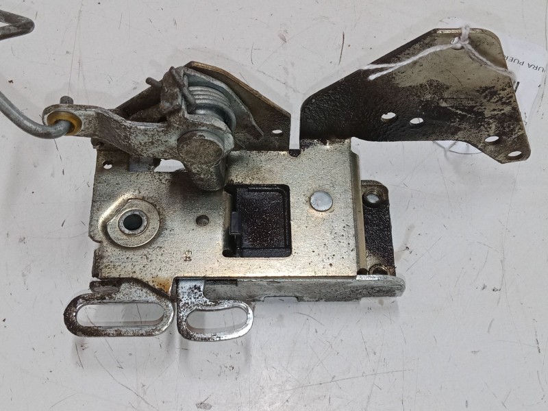 Recambio de cerradura puerta delantera derecha para scania scania p p 94gb 6x2 referencia OEM IAM   