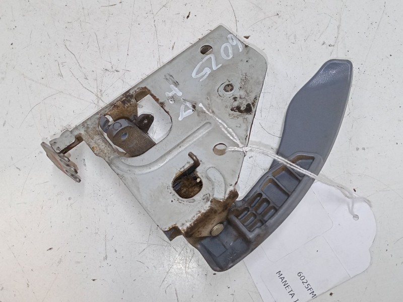 Recambio de maneta interior puerta delantera izquierda para mitsubishi canter fe659h referencia OEM IAM   