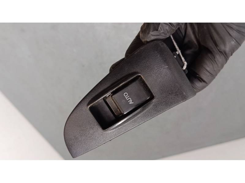 MANDO ELEVALUNAS TRASERO IZQUIERDO LH7427205020 