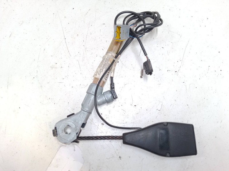 Recambio de anclaje cinturon trasero derecho para renault clio ii (bb_, cb_) 1.5 dci (b/cb07) referencia OEM IAM   