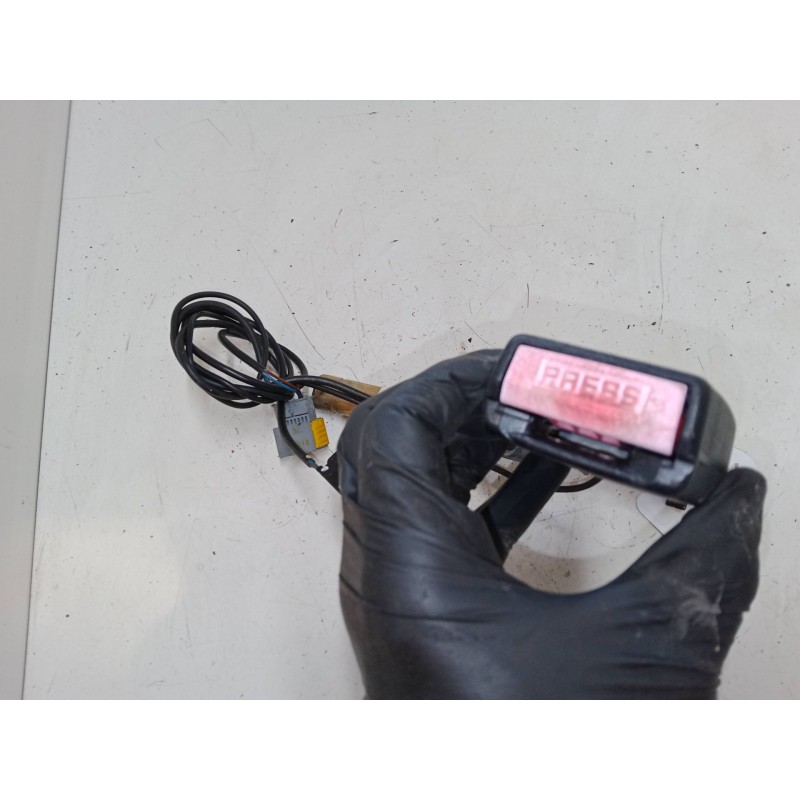 Recambio de anclaje cinturon trasero derecho para renault clio ii (bb_, cb_) 1.5 dci (b/cb07) referencia OEM IAM   