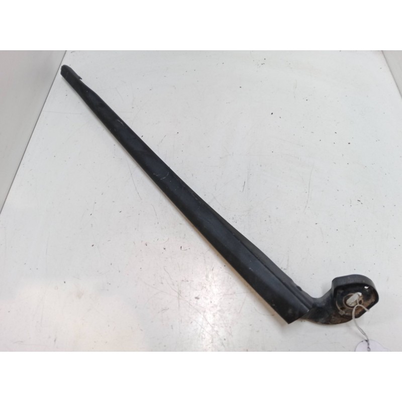 Recambio de brazo limpia delantero derecho para seat leon (1p1) 1.9 tdi referencia OEM IAM   