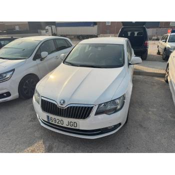 SKODA SUPERB II (3T4) de desguace