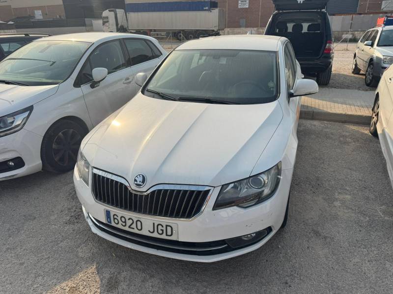 SKODA SUPERB II (3T4)