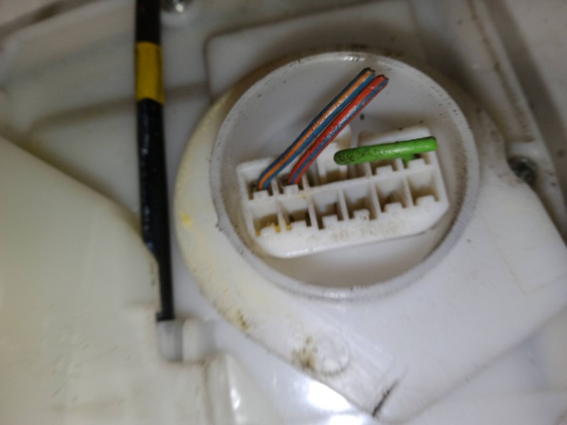 Recambio de cerradura puerta trasera izquierda para suzuki swift iii (mz, ez) 1.3 ddis (rs 413d) referencia OEM IAM   